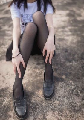 美女被脱脱内衣免费网站兔女郎_4K高清迅雷在线观看