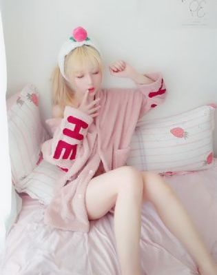 亚洲欧美伊人久久综合一区二区_高清在线手机播放